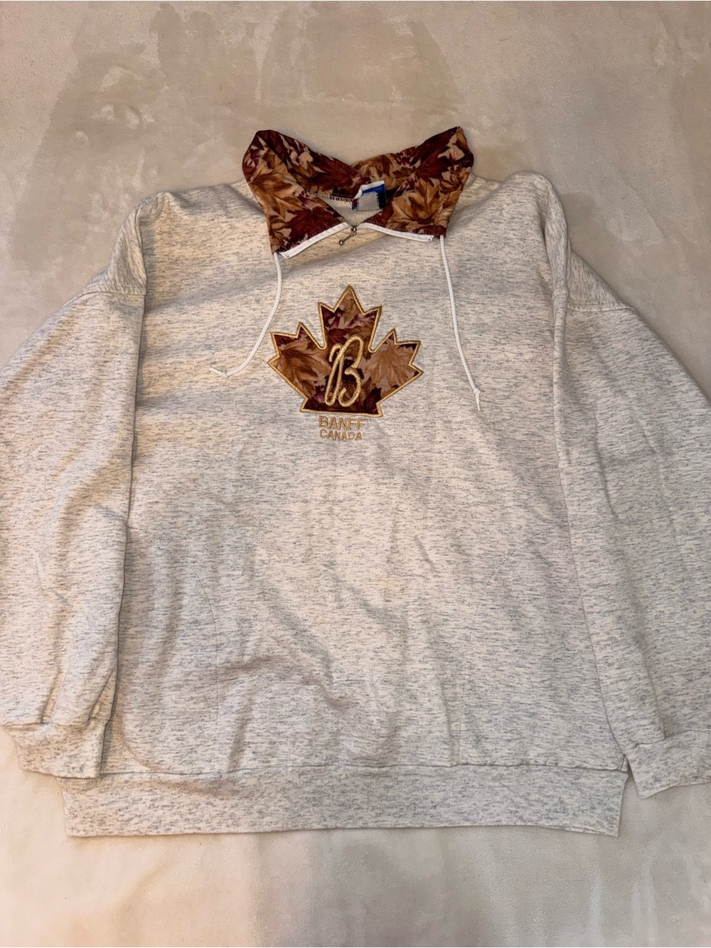 Vintage Banff Canada Maple Leaf Oversized Pullover Size Large.